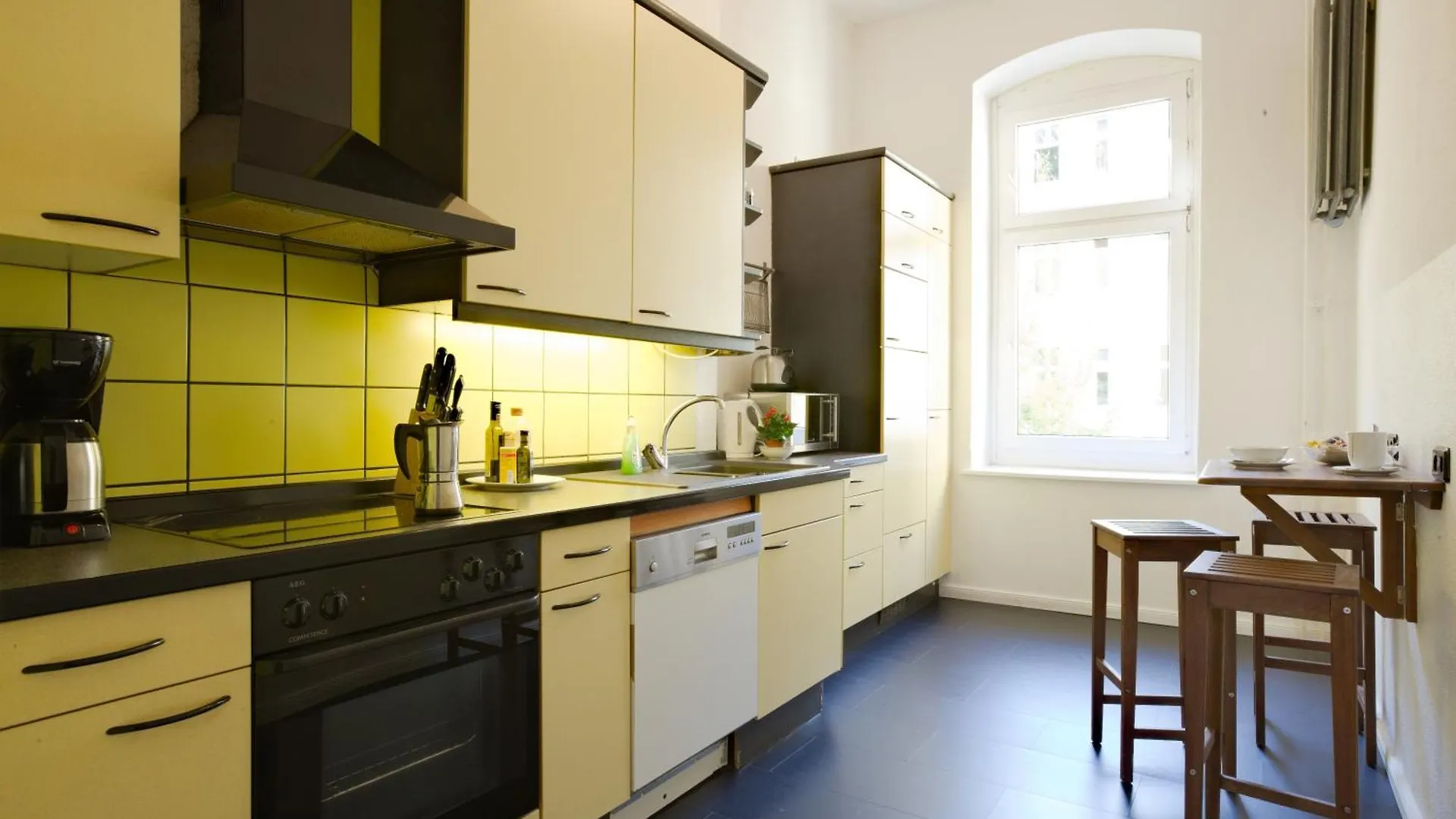 Elegante Altbauwohnung Berlin 0*,